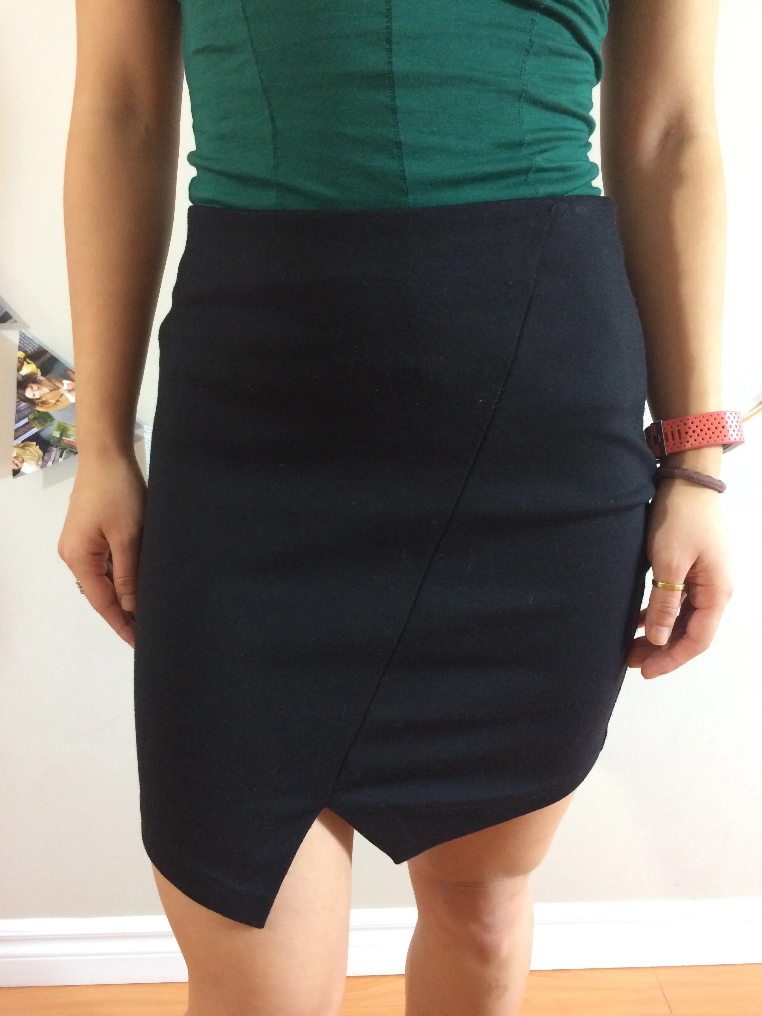 Amisu Black High Rise Cutout Mini Skirt - Size 4